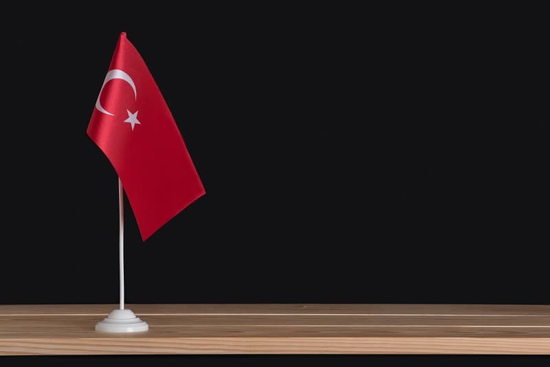 頭で考えたいトルコリラが対円にて20年で13分の1になるからくり