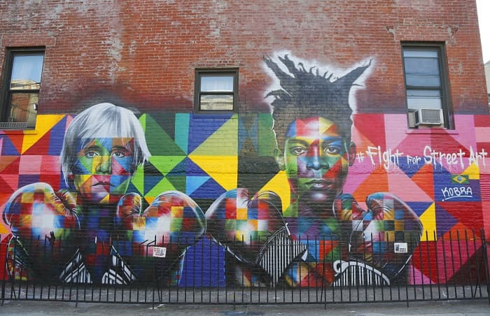 作り出された需要