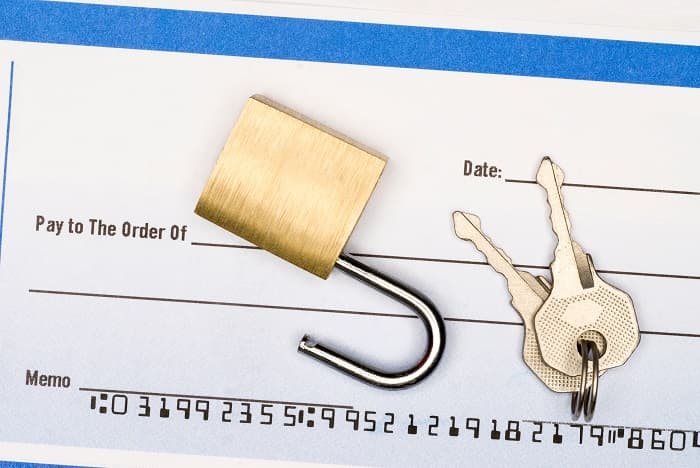 マイナンバーカード化を急ぐ菅政権