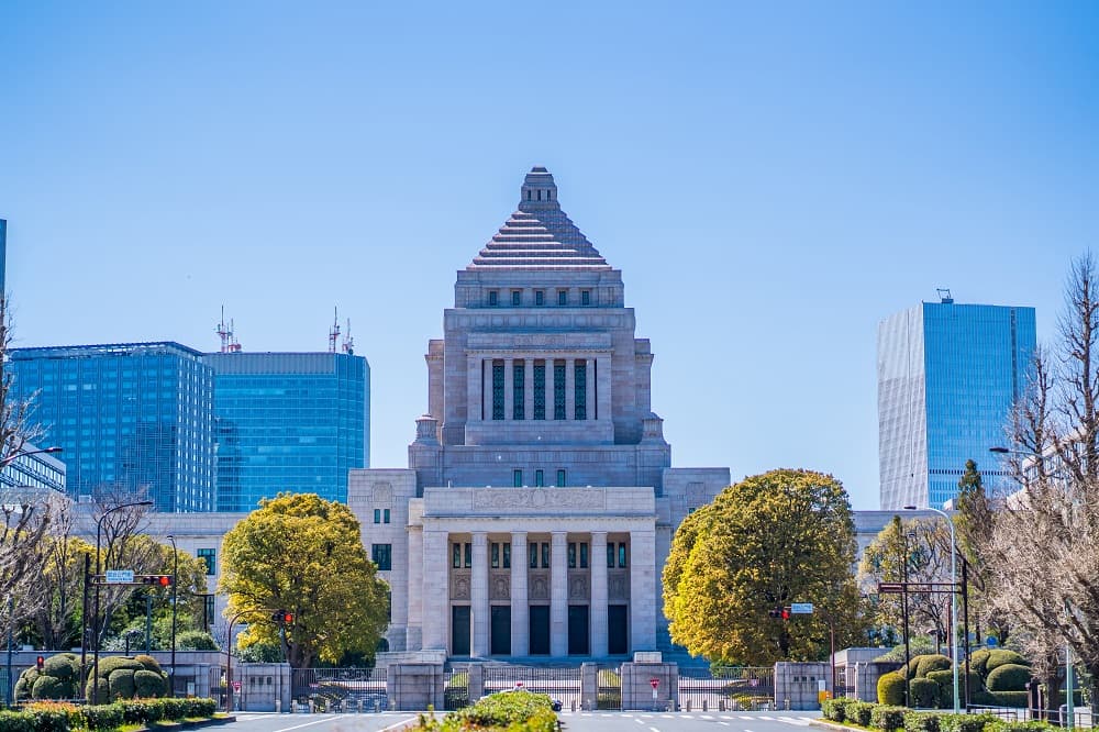 菅政権は内側から崩壊の運命？