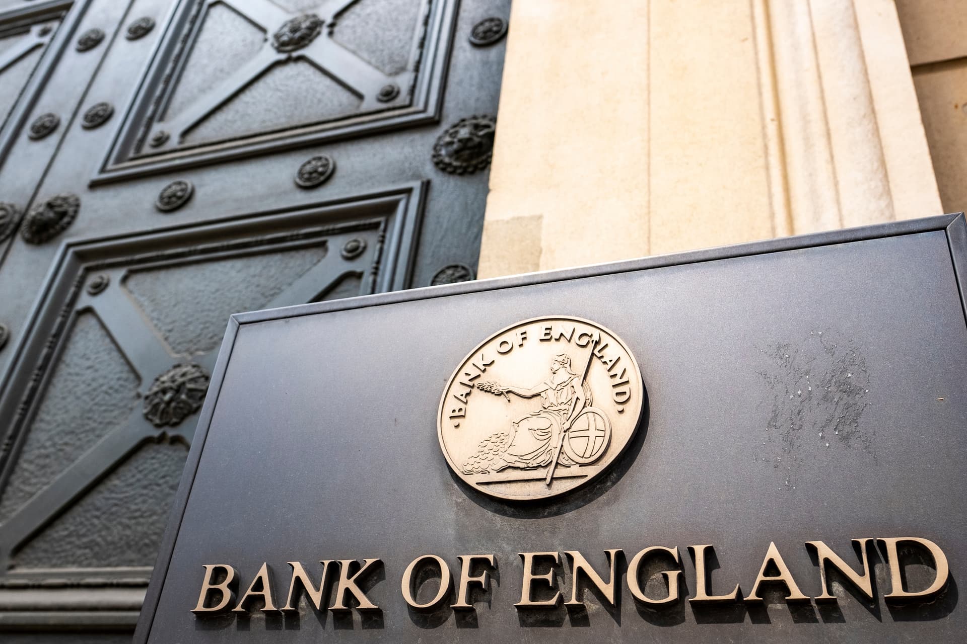 英国金融市場は世界的「炭鉱のカナリヤ」かのアイキャッチ画像