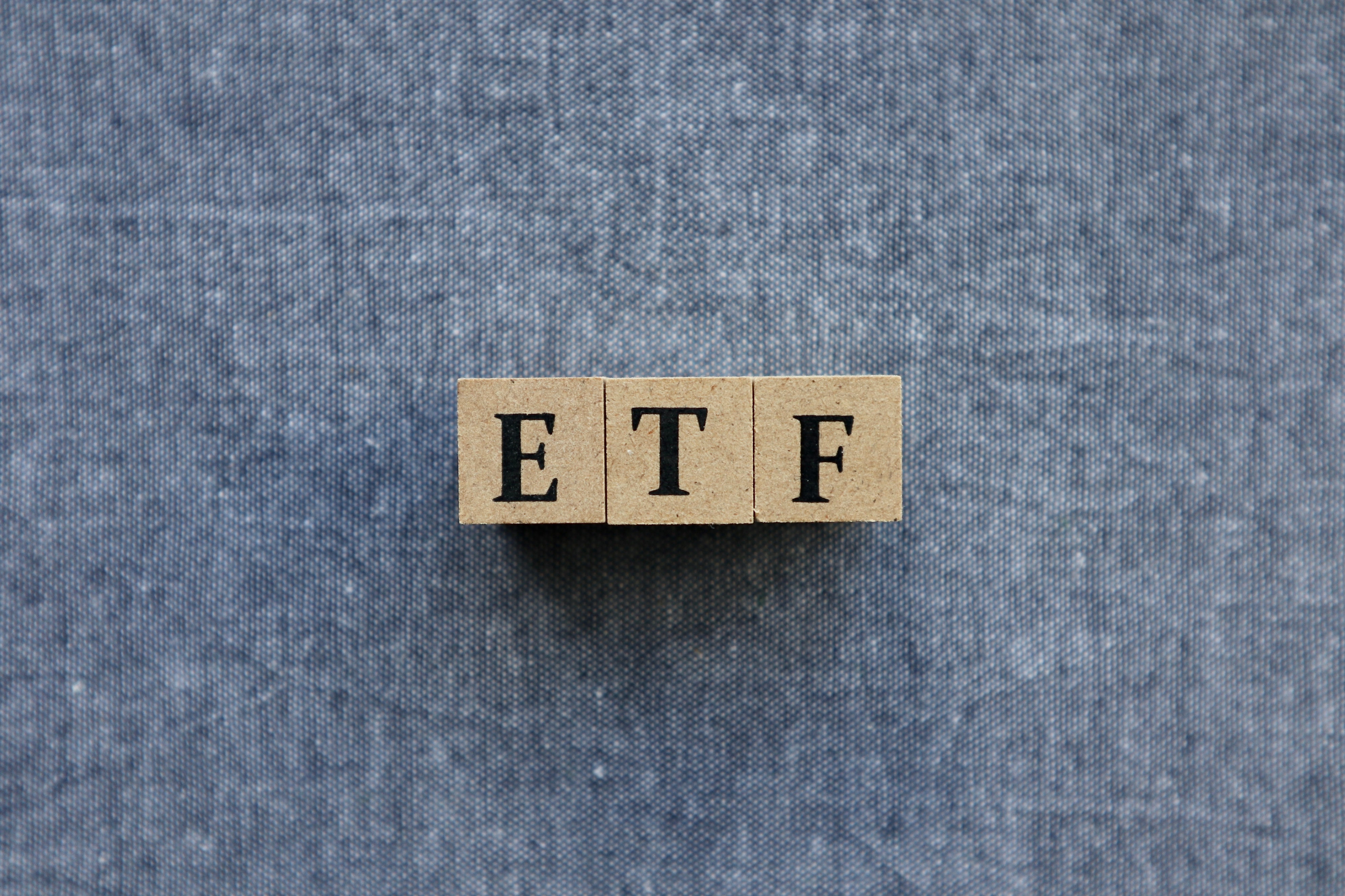 史上初の“ダブル恐怖”相場 投資するなら原油ETFがお勧めのアイキャッチ画像